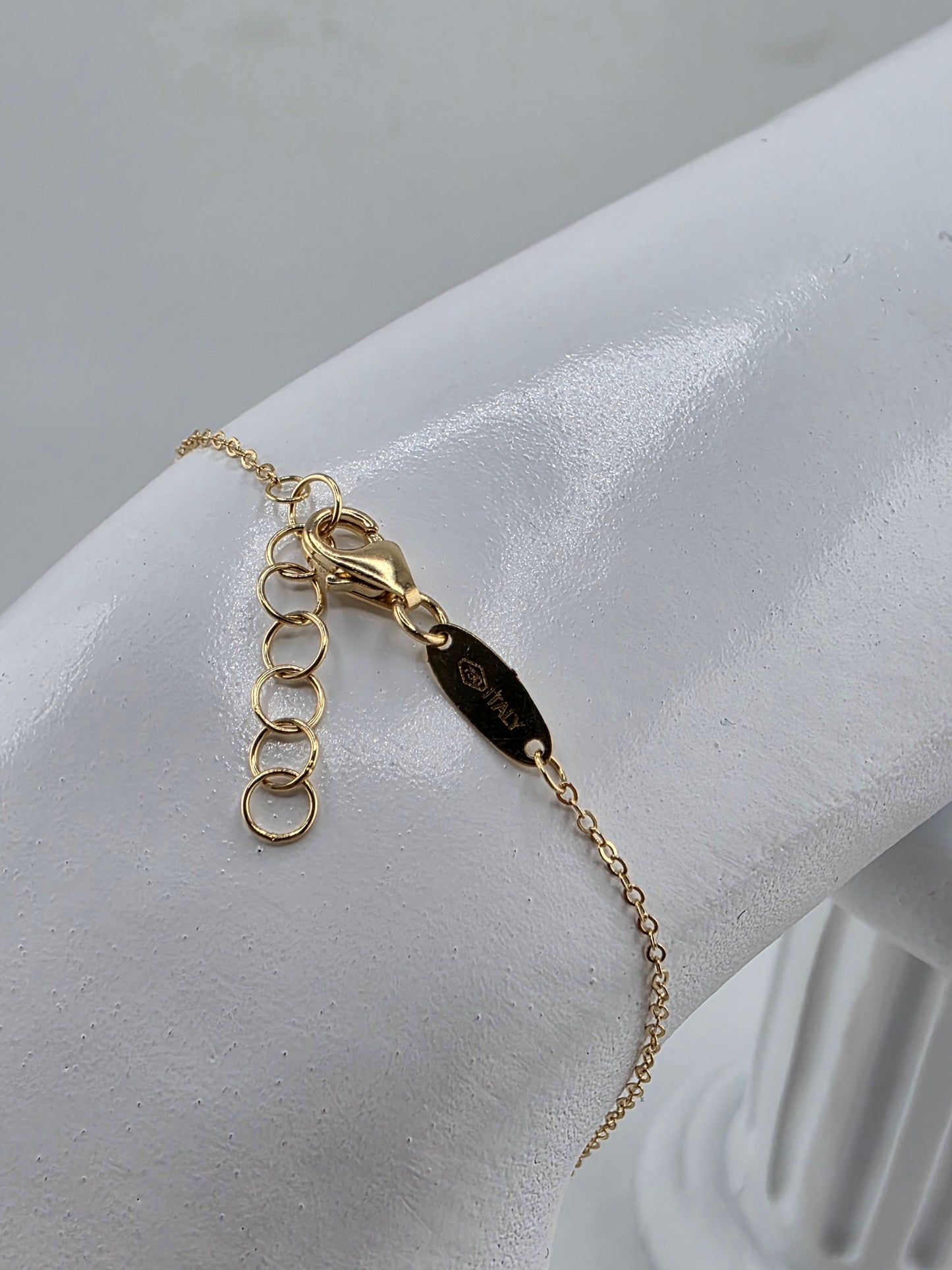 Bracelet with diamond spheres and heart