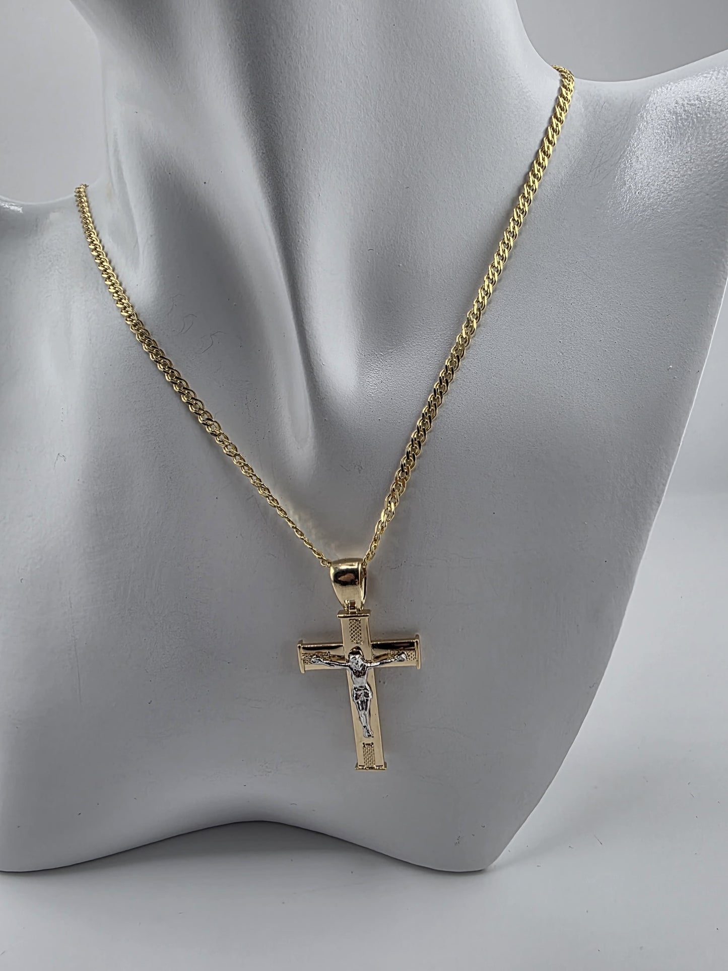 Gold cross and white gold Christ 3.36
