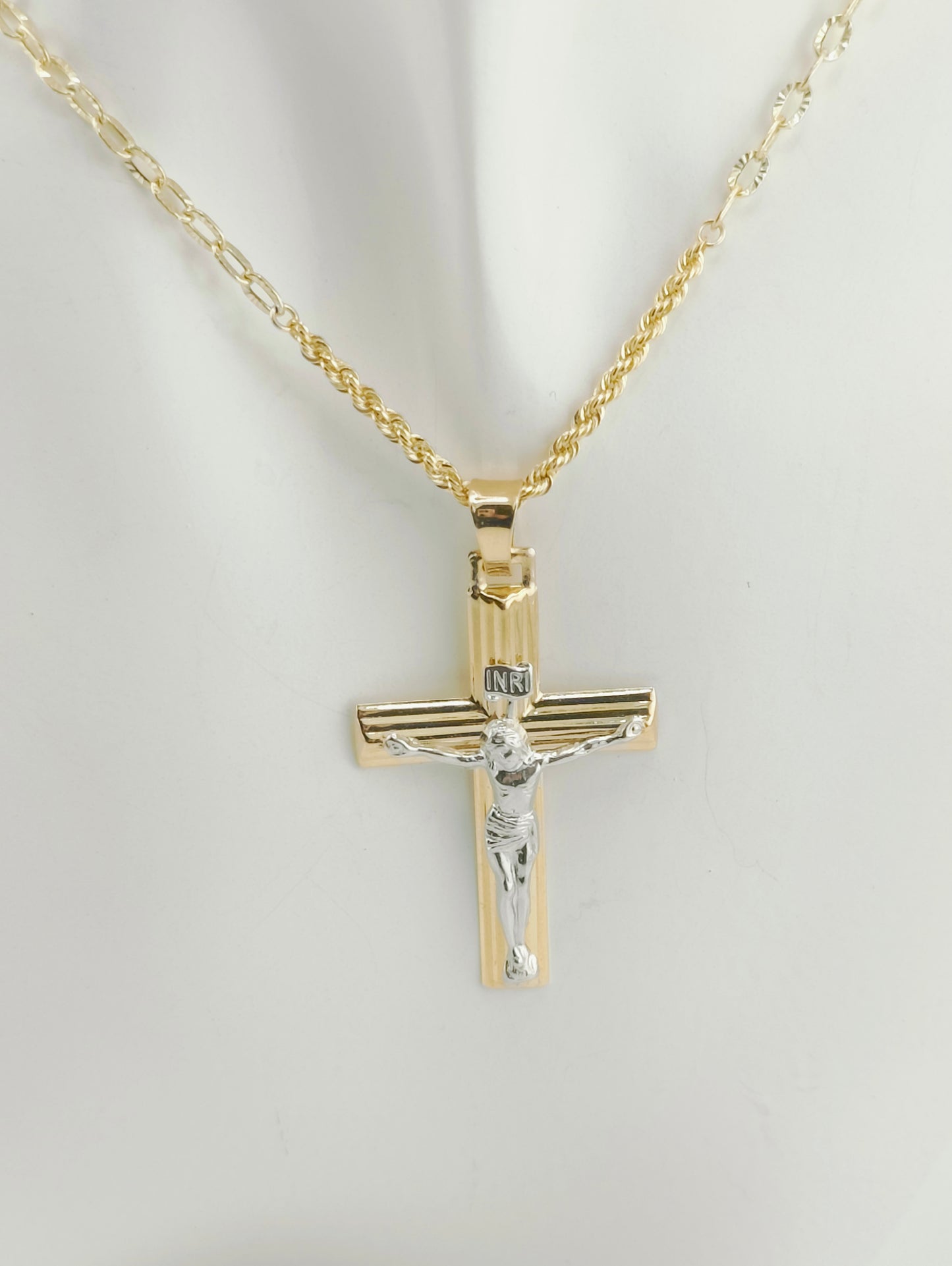 Beveled Cross with Christ in White Gold 1.29 gr