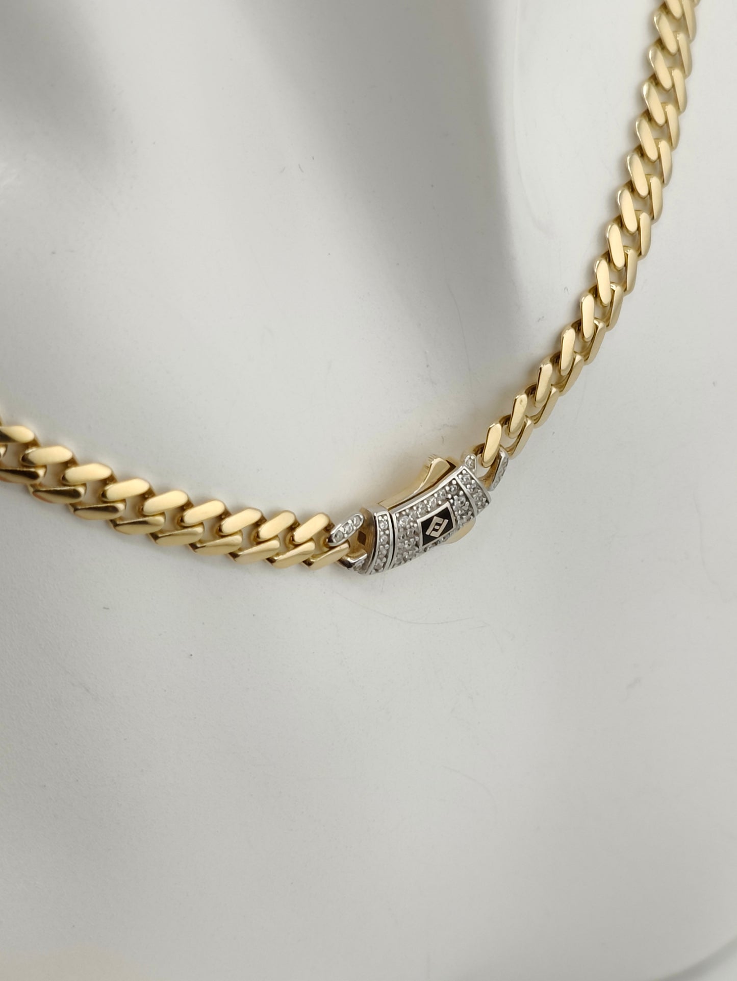 SEMI-CUBAN CHAIN