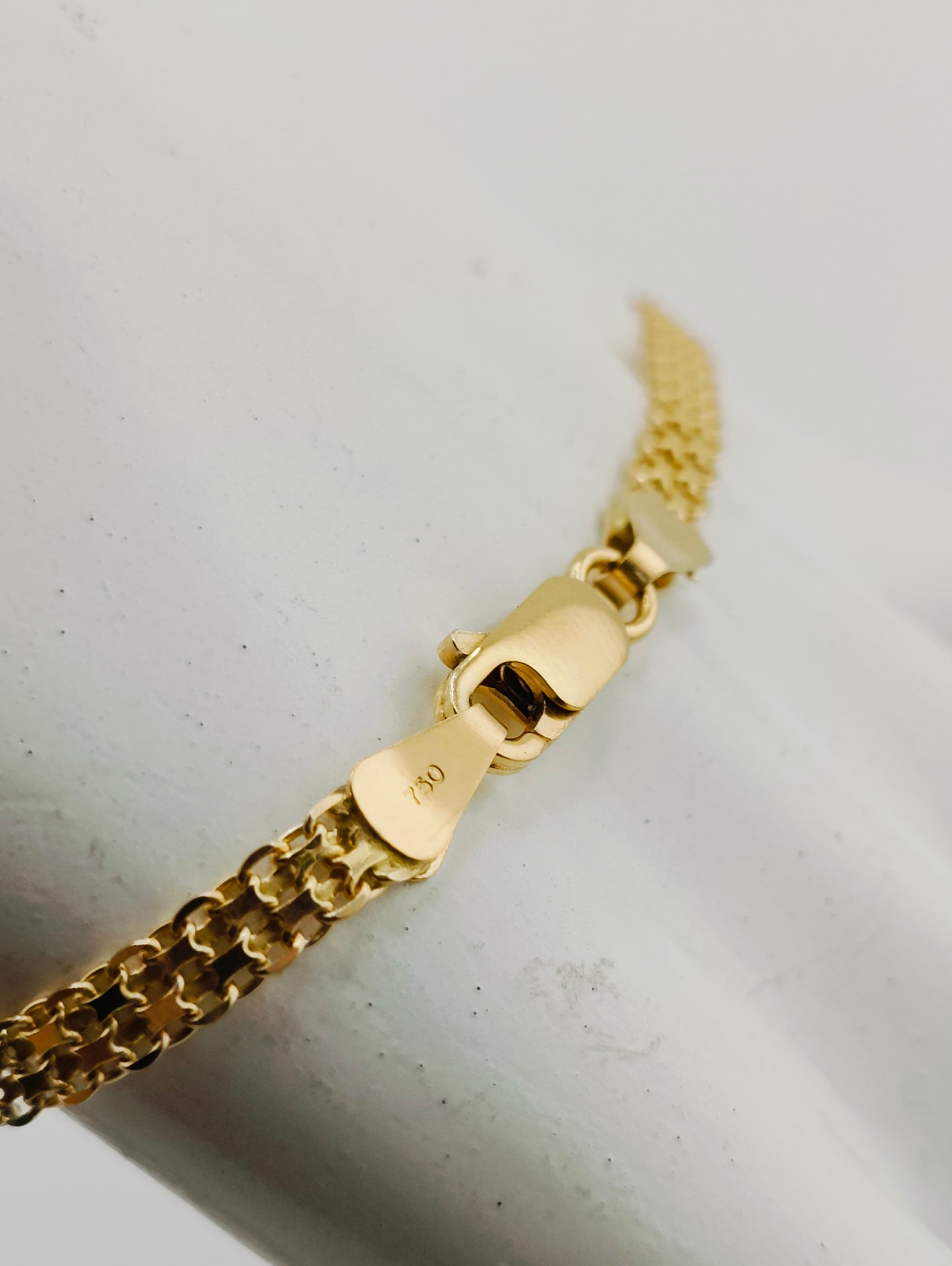 Bismarck bracelet 505