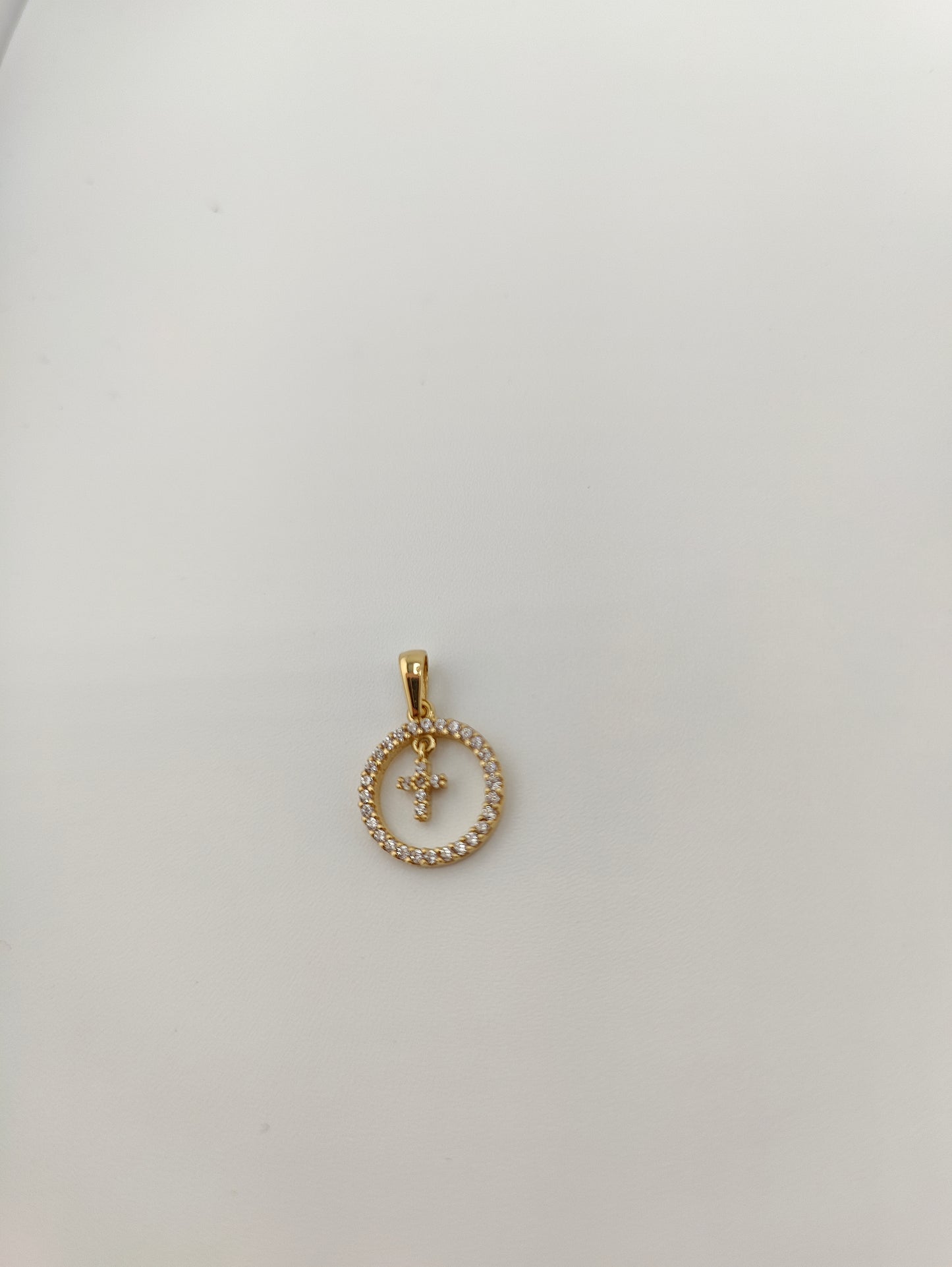 CIRCLE ZIRCON CROSS PENDANT 100