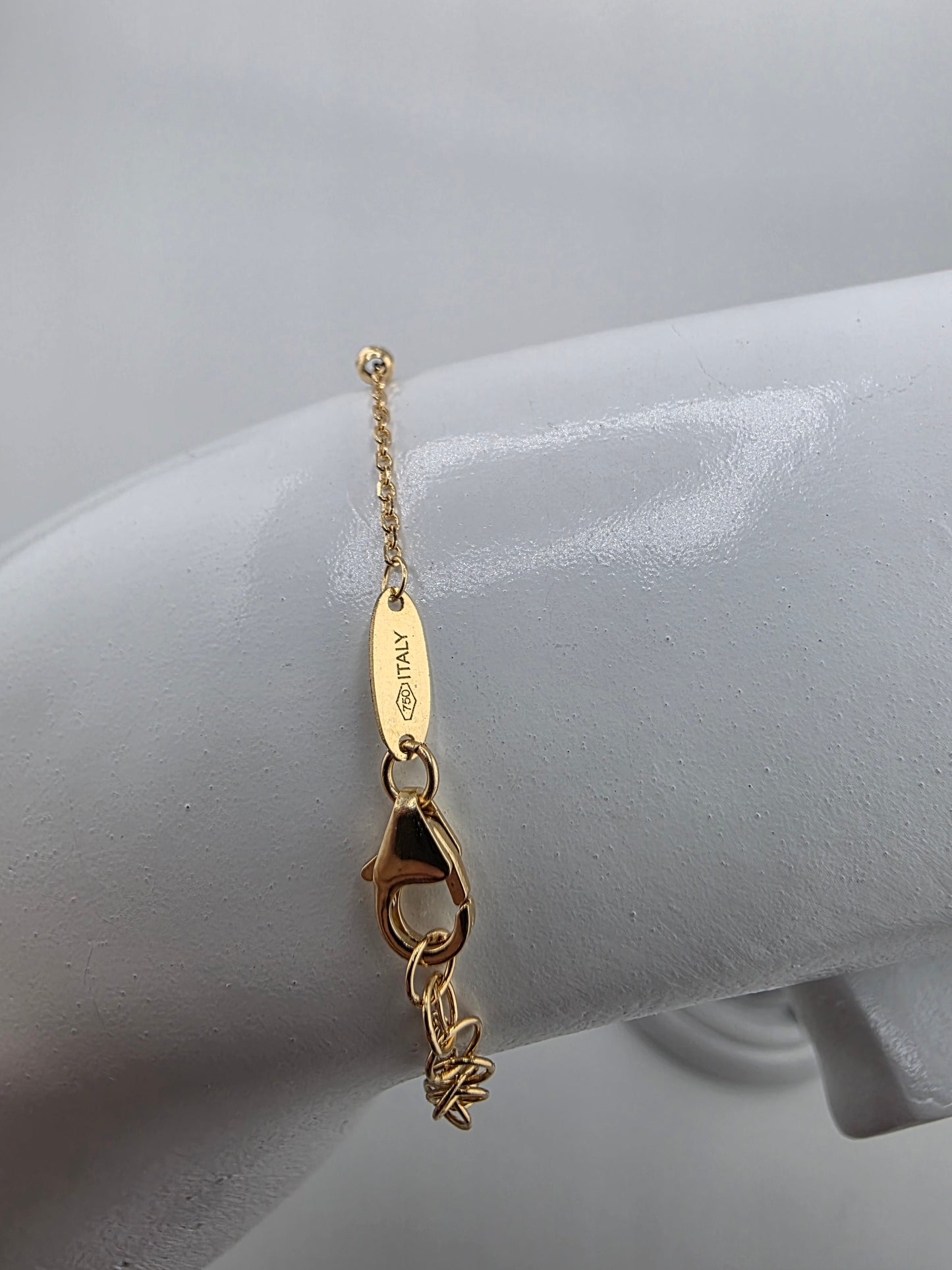 Bracelet with diamond dial in rose, white and yellow gold