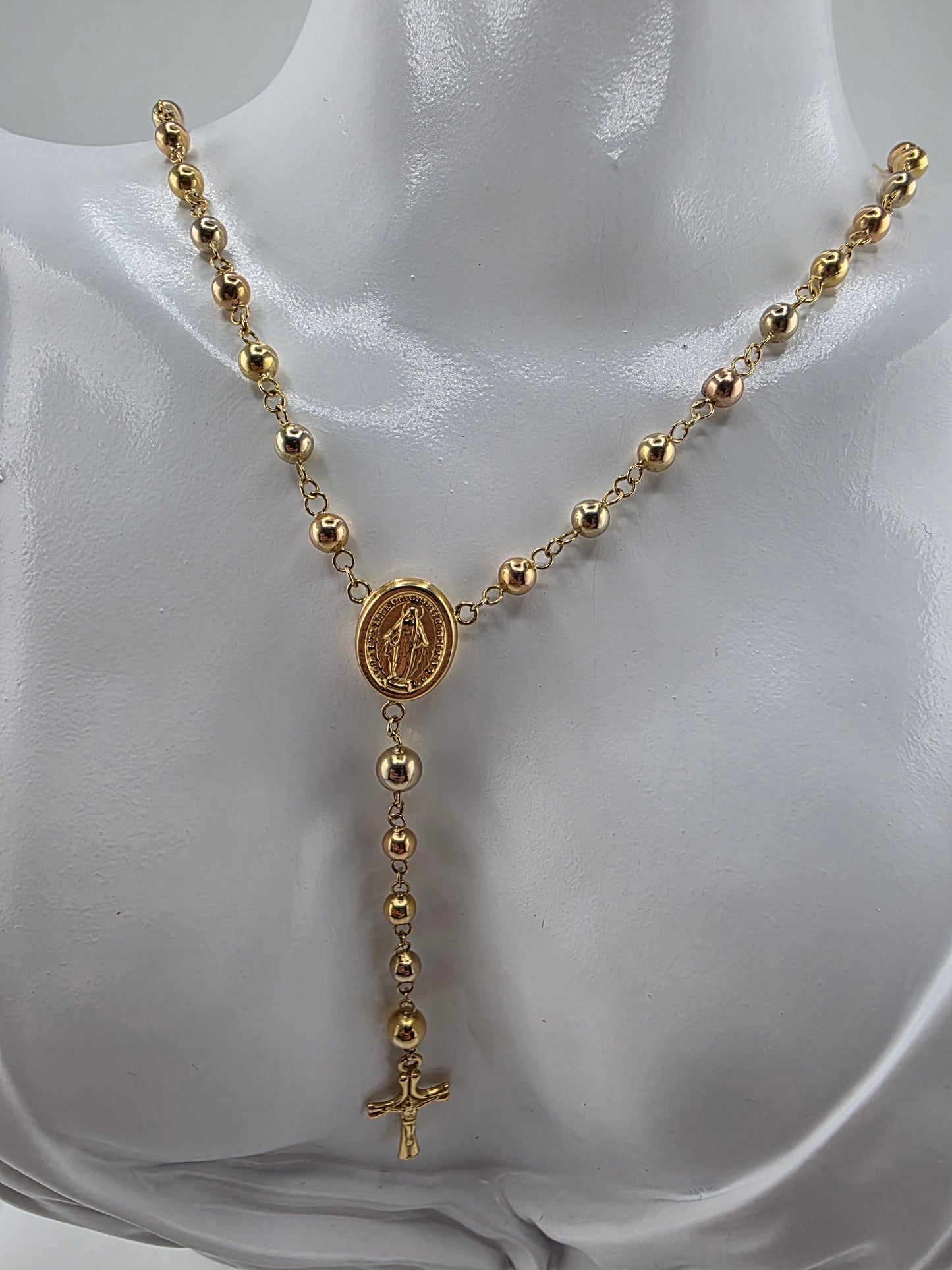 Rosary white gold, yellow, pink