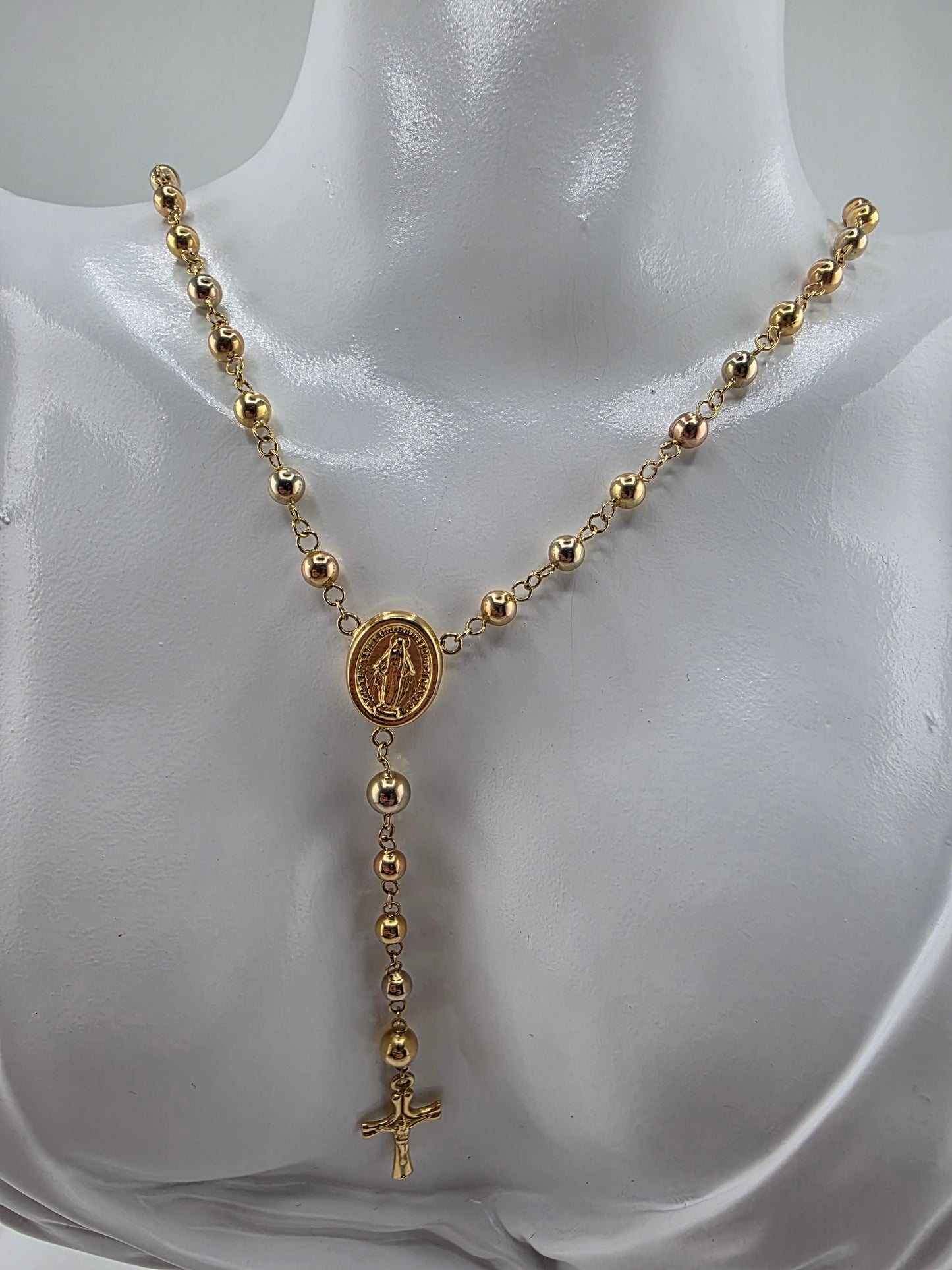 Rosary white gold, yellow, pink