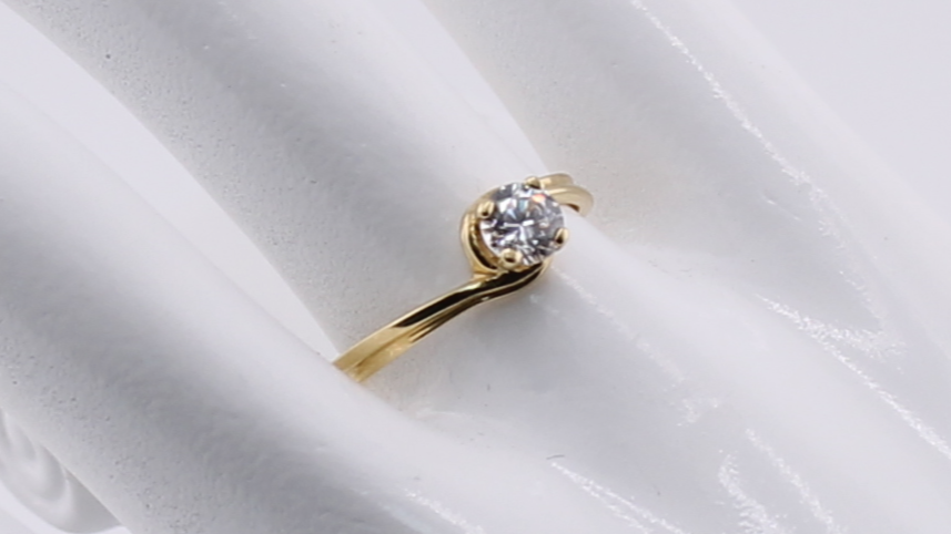 Ladies' Solitaire Ring with Zircon