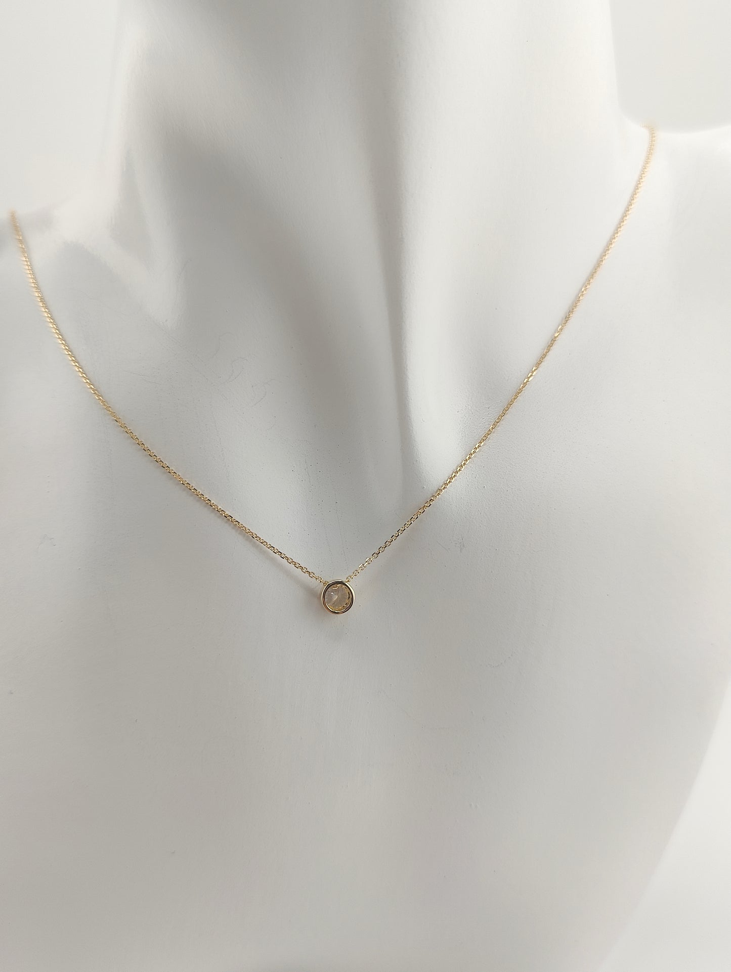 Chain with light drop