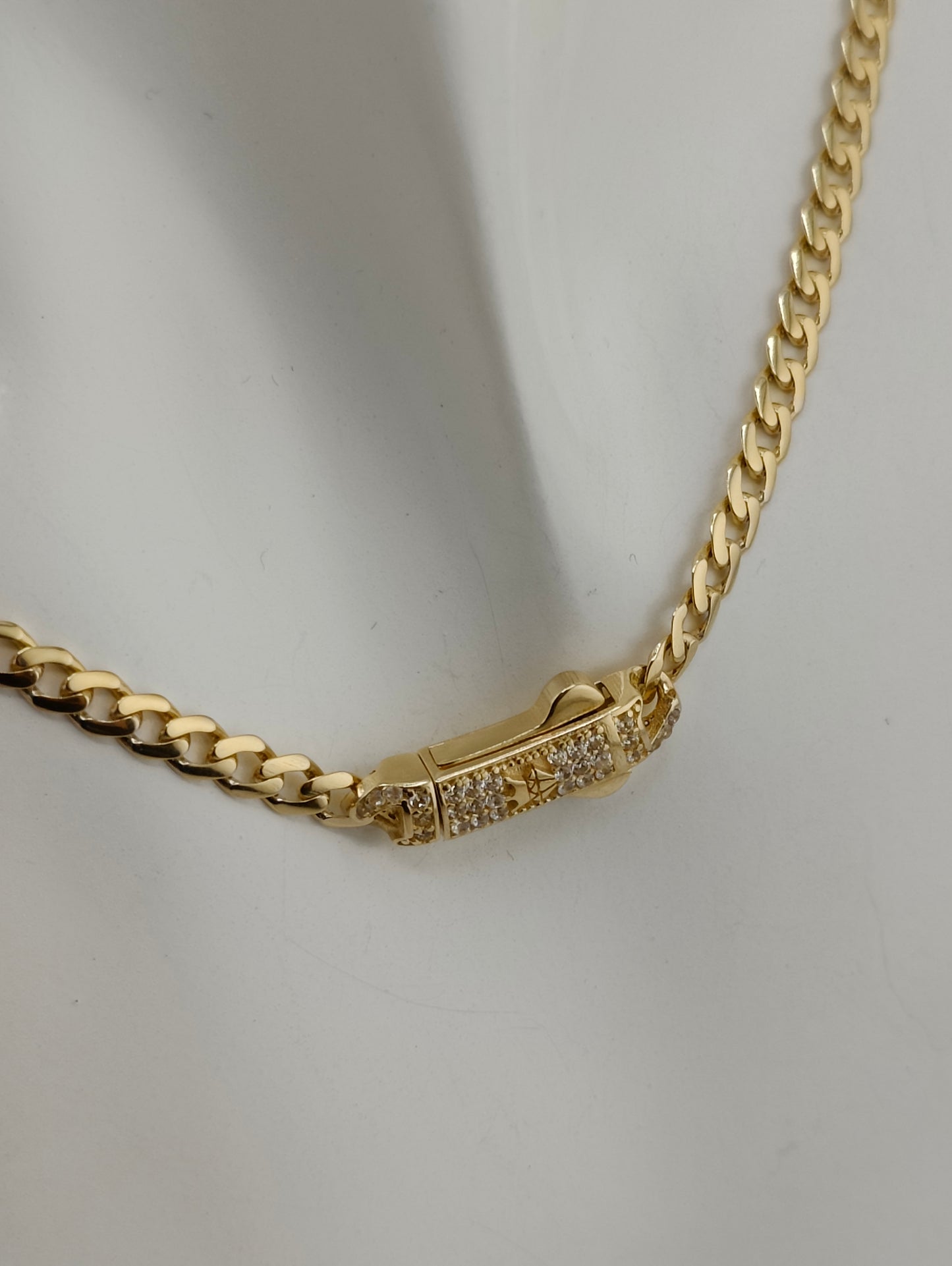 CADENA MODELO MÓNACO
