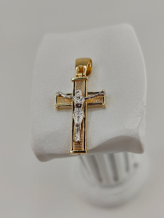 Cross with Christ white Gold 312