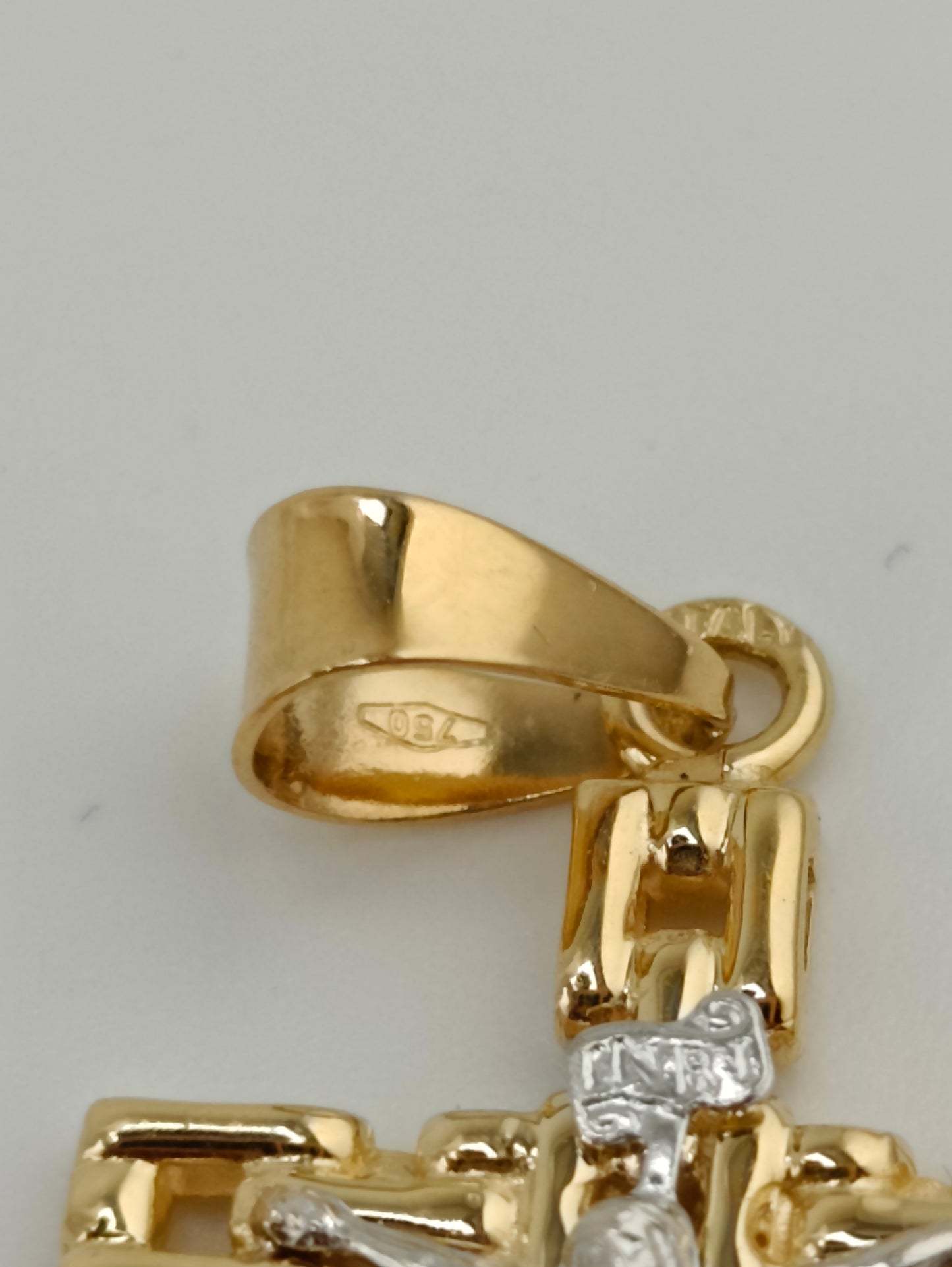 White Gold Christ Cross 4.15