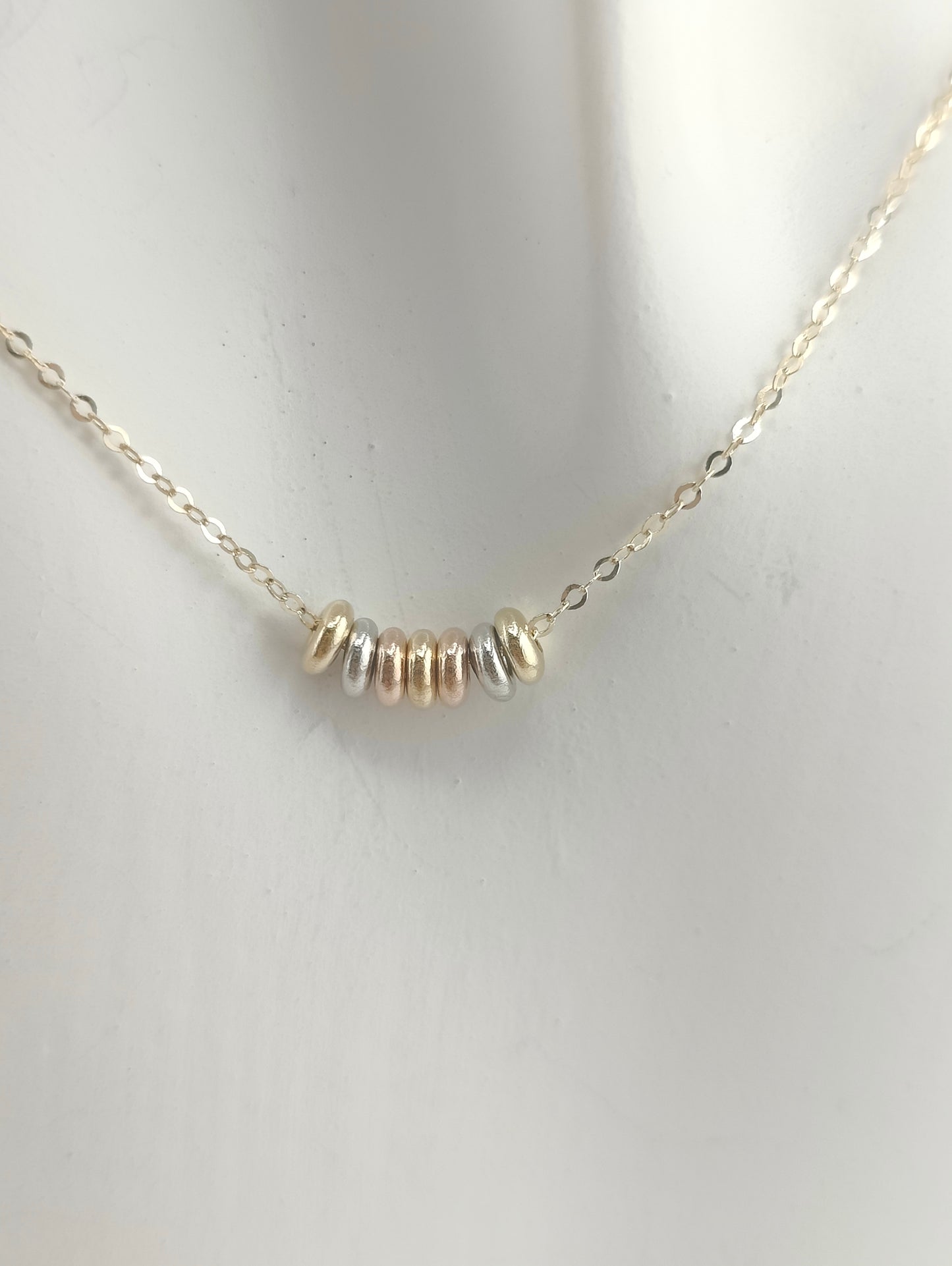 Fine chain with 3-gold spheres