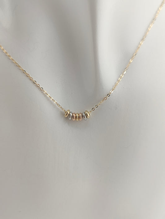 Fine chain with 3-gold spheres