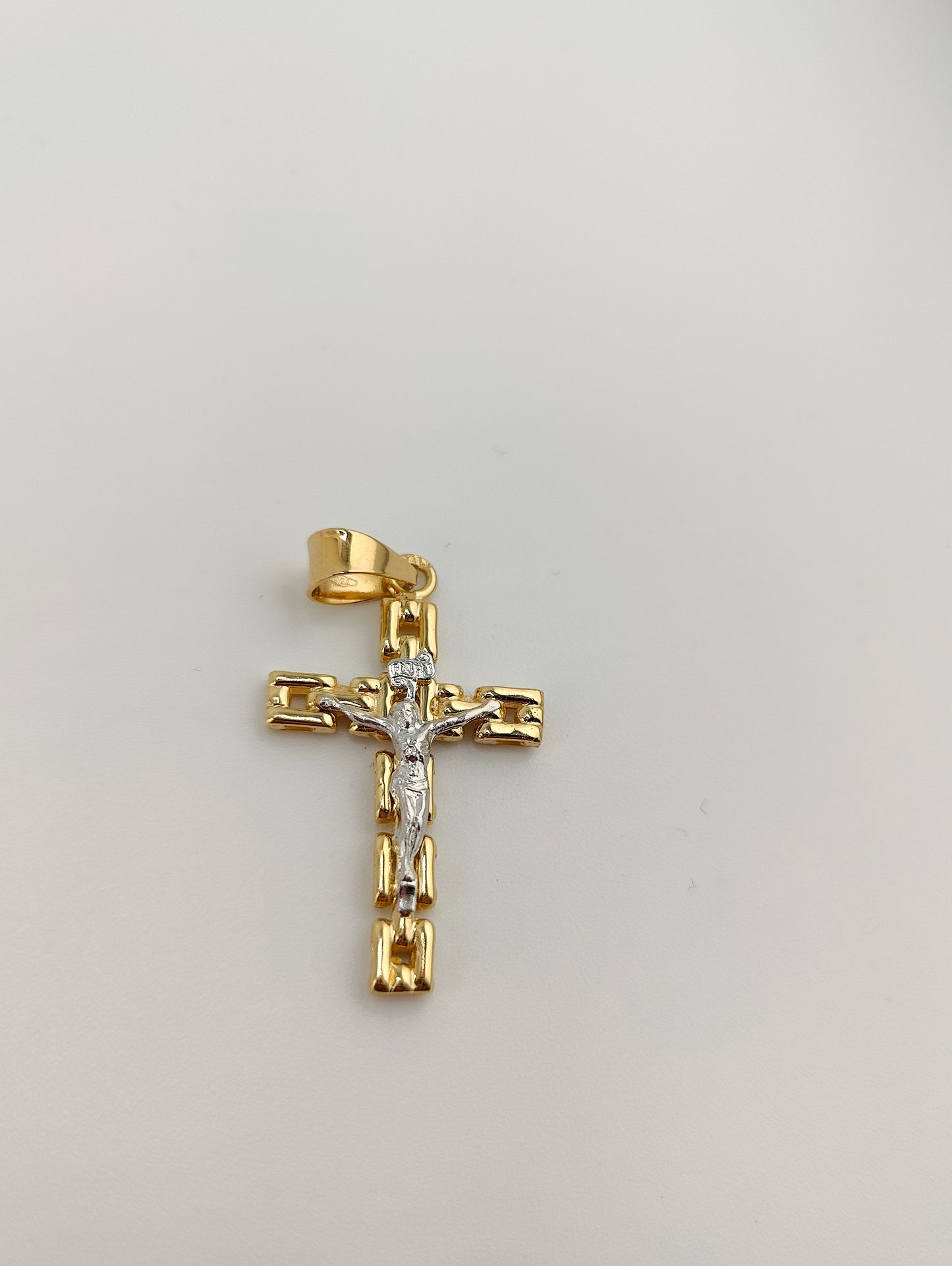 White Gold Christ Cross 4.15