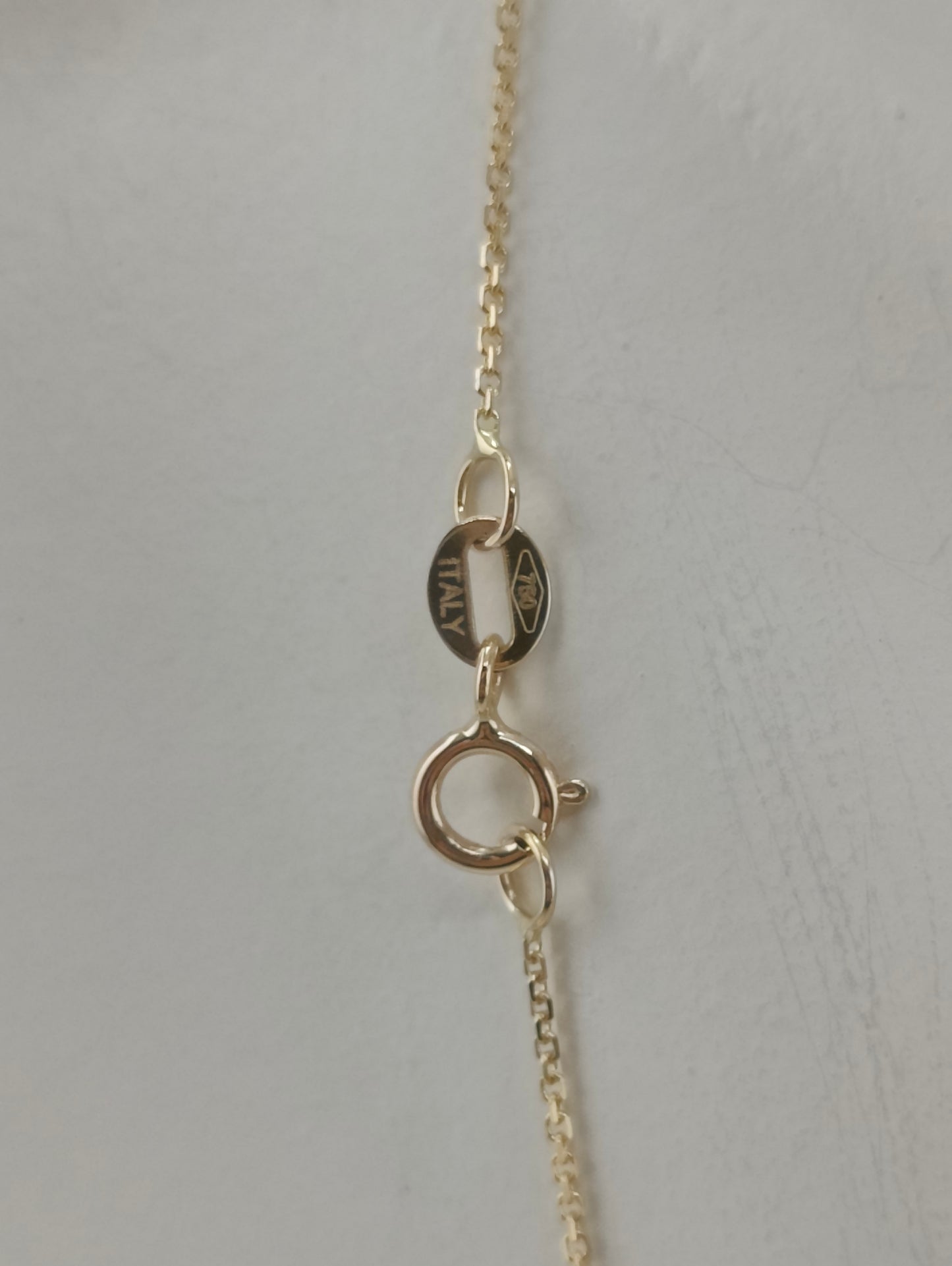 Chain with light drop